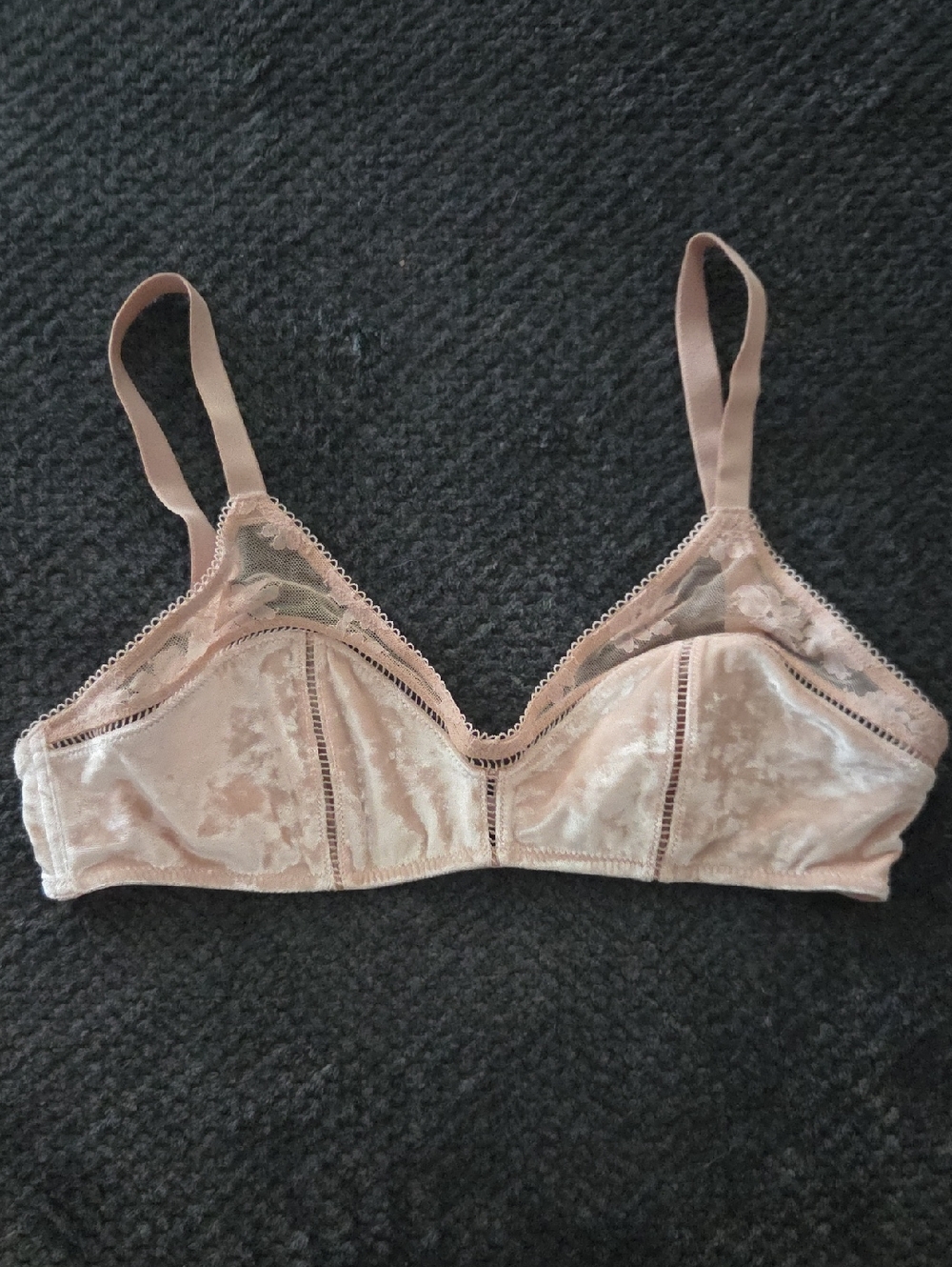 Victoria's Secret Velvet & Lace Bralette - Pale Pink/Cream Size Medium